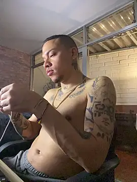 AlphaMasterXxx Live XXX-Chat