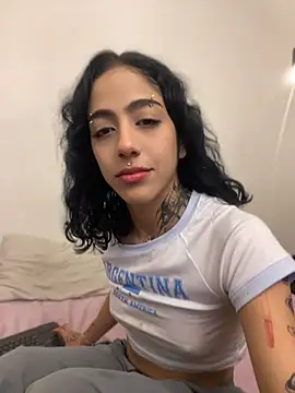 In2meのライブXXXチャット