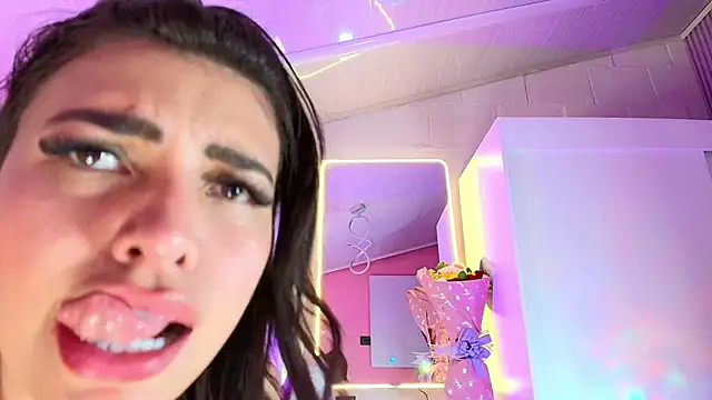 NaomiAmazing01 élő XXX-chatje