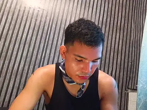 DivesOmnibus' Live XXX Chat