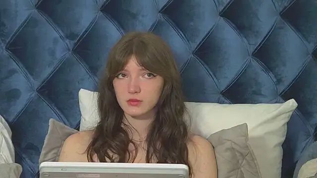 SophiaProve's Live XXX Chat