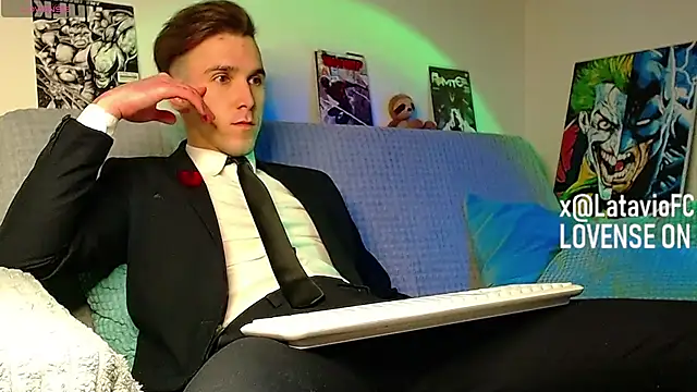 Midnighter_ live XXX chat