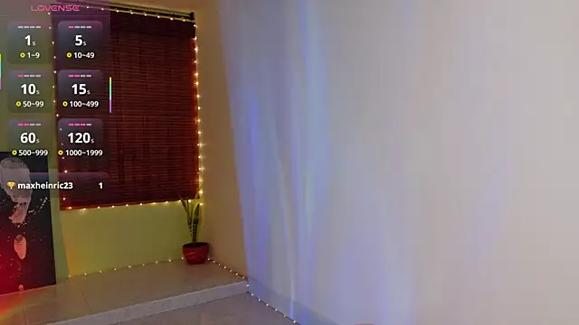 Chat +18 de Emma__Blanco ao vivo