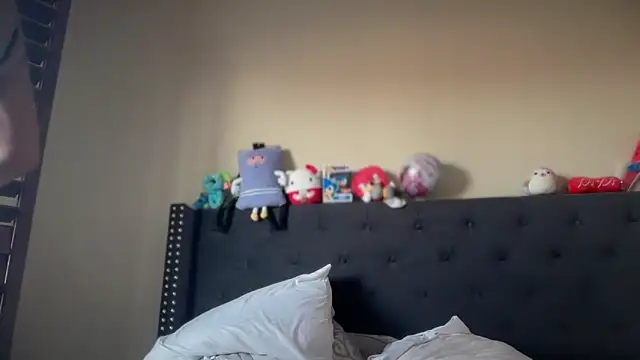 Cum2Charm's Webcam Show