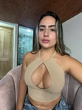 Miilana_ Chat XXX in diretta