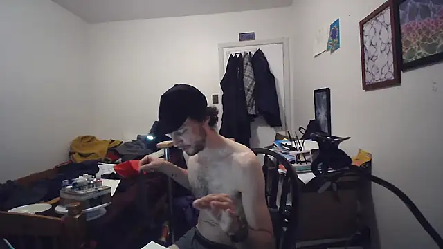 JohnnyMoves' Live XXX Chat
