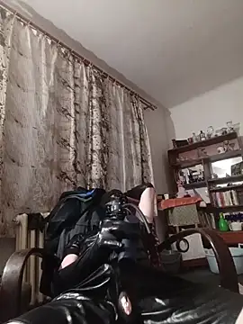 XXX chat uživo modela RubberFetischem
