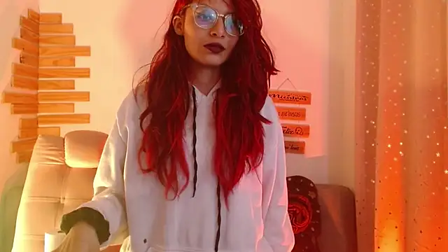 RedMeloddy's Live XXX Chat