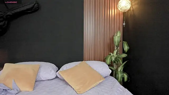 luna_sunflower__n Live XXX chat