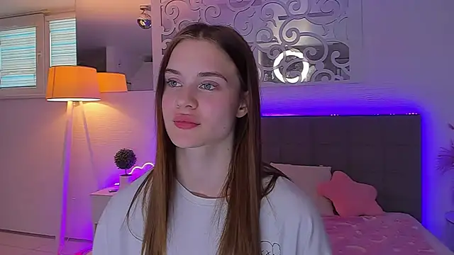 LuisaClover élő XXX-chatje