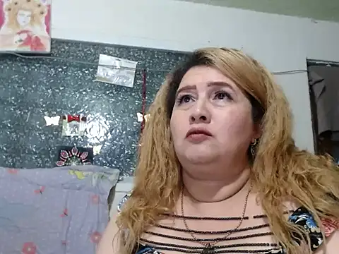 Perla1981--n Live XXX chat