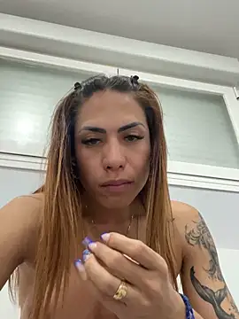 Naomi24herrのウェブカメラショー