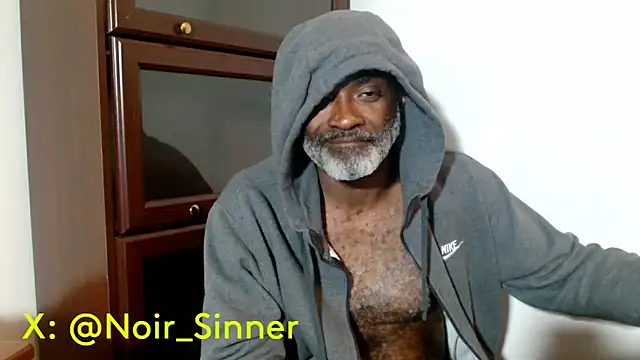 XXX chat uživo modela sinnernoir