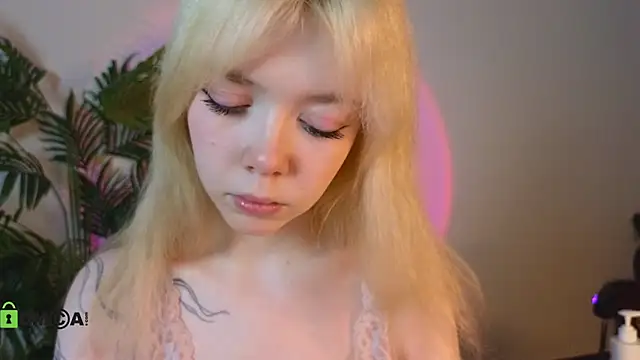 XXX chat uživo modela Rochelle_kitty
