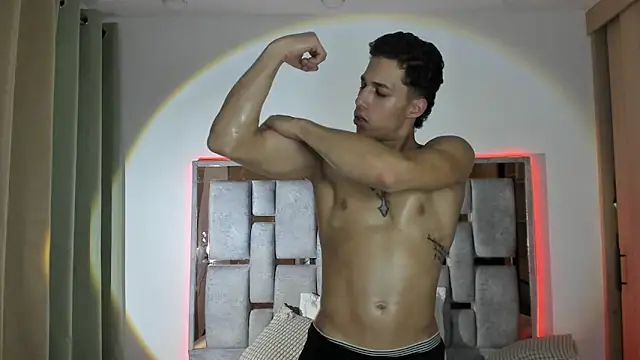 โชว์เว็บแคมของ orionblaze69_
