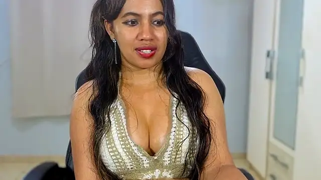 FannyXhot Chat XXX in diretta