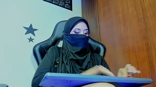 Azahara_ahmad Adlı Modelin Web Kamerası Şovu
