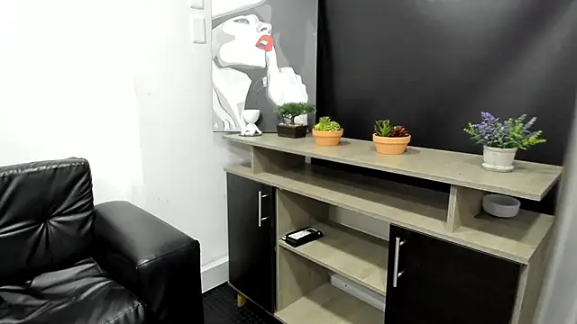 KiaraaBlack Webcamshow
