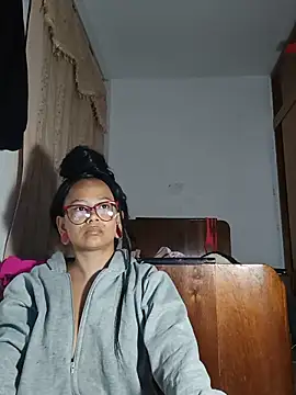 xblackstarX1 Adlı Modelin Canlı XXX Sohbeti