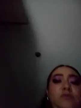 SabrinaVantress' Live XXX Chat