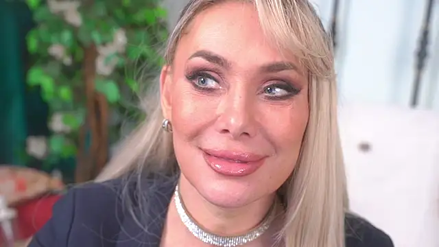 Chat +18 de IsadoraDunkan ao vivo