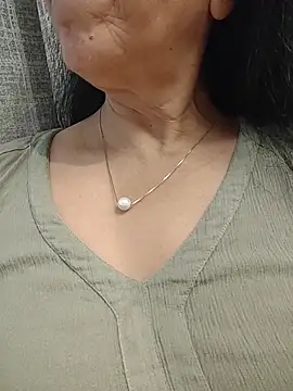 NakedMILFx 现场XXX聊天
