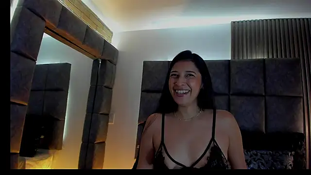 BrigitteVons' Live XXX Chat