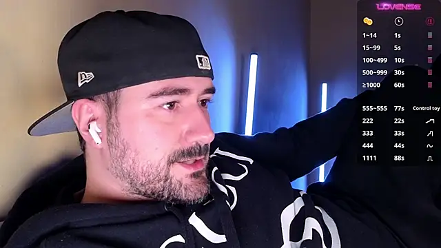 DominantTheo Pertunjukan Webcam