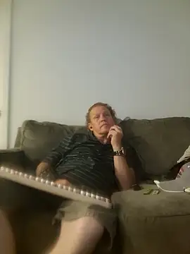 yourMasterisBoredn Live XXX chat