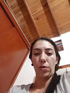 LunaZambrano's Live XXX Chat