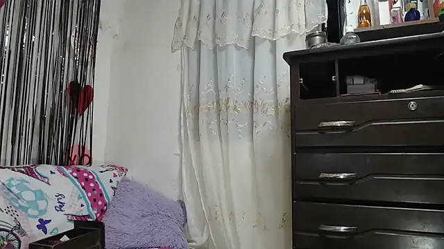 Chat +18 de valerivegass ao vivo