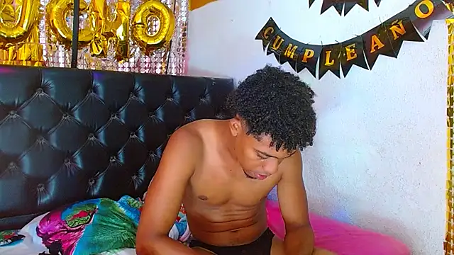 Chat +18 de ray_and_666 ao vivo