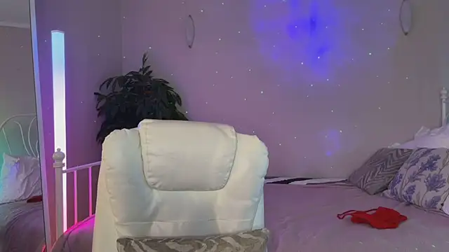 _Vikky_Moon_n Live XXX chat