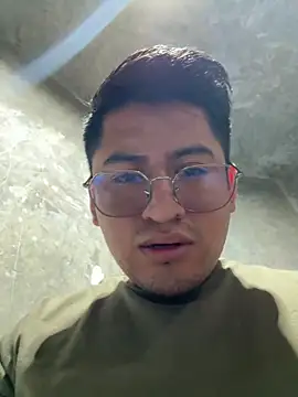 GoldenM95's Webcam Show