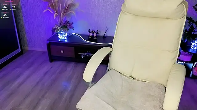 Živý XXX chat NikkiiStill
