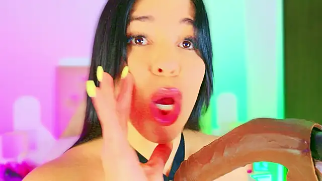 CharlootteEvans' Live XXX Chat