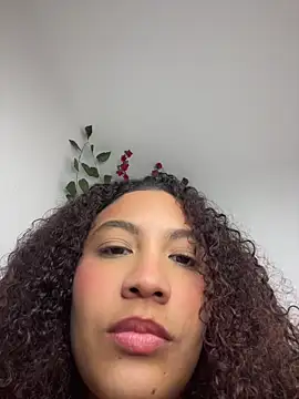 Daphnne_Curly Webcam-Show