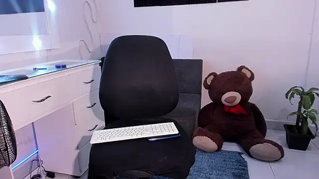 Lu_doll Show in webcam