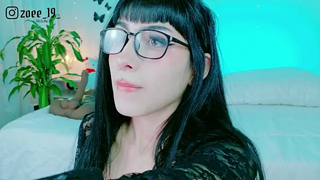 XXX chat uživo modela cuteezoe