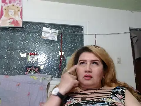 Perla1981-- Live XXX-chat