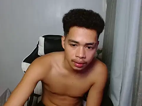 curlyasian_njxx Webcamshow