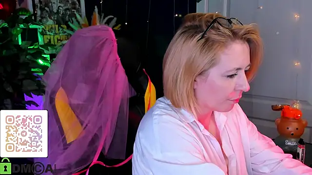 miss_lisaaa élő XXX-chatje