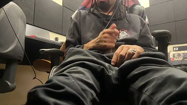 Chat +18 de FavelaDaddyCum ao vivo