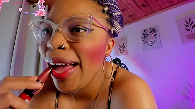 Imlauraa's Live XXX Chat