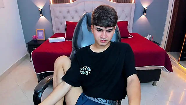 Živý XXX chat Tommy18__
