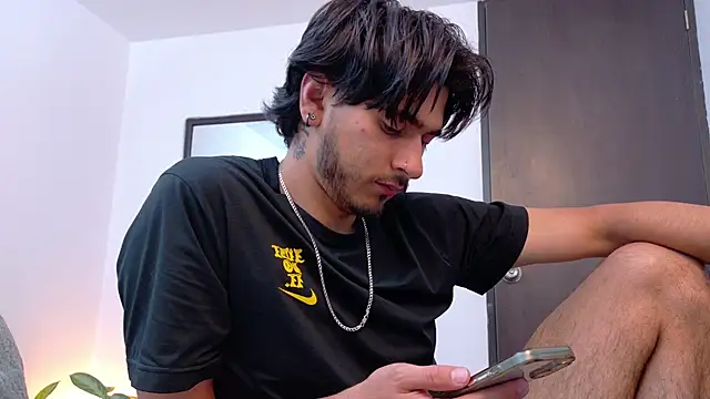 Elian_savoy Show in webcam