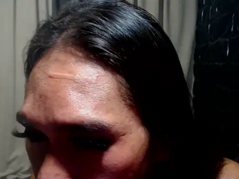 Chat +18 de Queen_Haliyah ao vivo