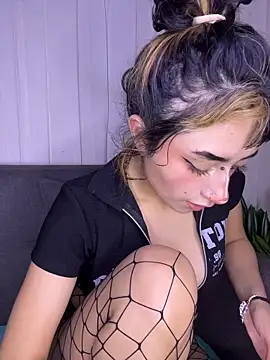baby_akuma Chat XXX live