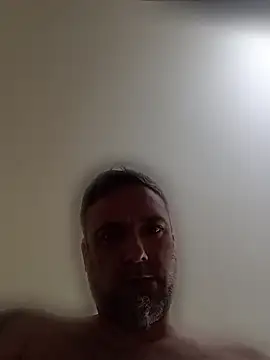 wifesfuckerpu's Live XXX Chat