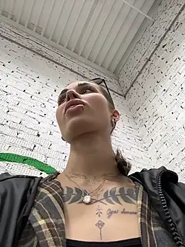 Charming_Ritta élő XXX-chatje